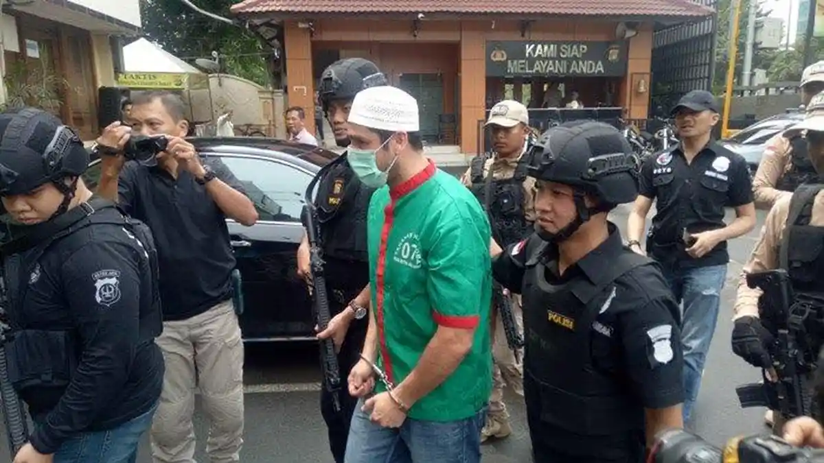 Pesinetron Claudio Martinez Telah Memakai Narkoba Sebelum Datang ke Indonesia