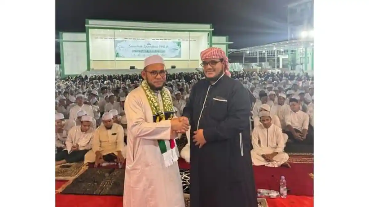 Penuh Khidmat, Diimami Oleh Syeikh dari Palestina Tarawih MDTI Khatam 30 Juz