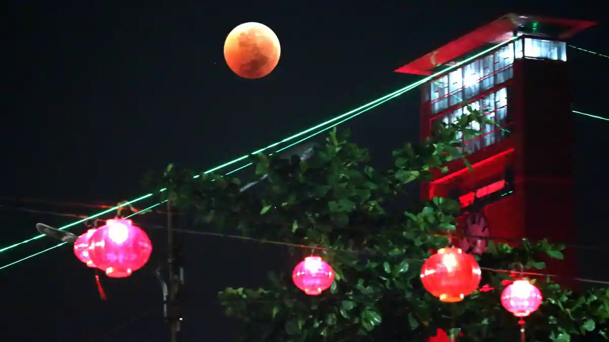 Berikut ini link Live Streaming Gerhana Bulan Sebagian, Tonton Lewat HP