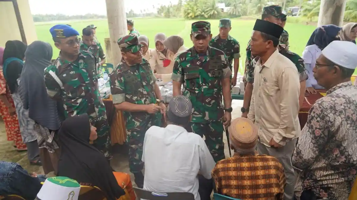 Ratusan Warga Tanjong Krueng Pase Berobat Gratis yang Diadakan Korem 011 Lilawangsa