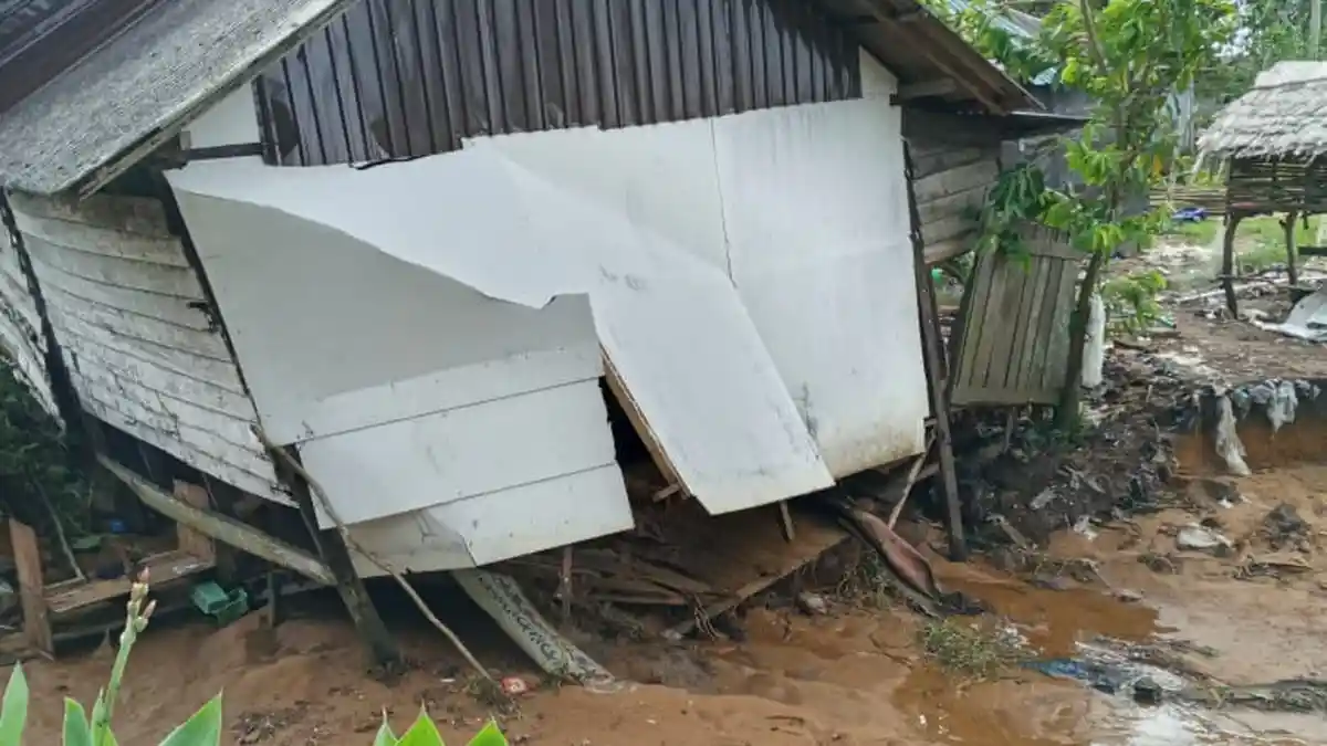 Rumah Nyaris Ambruk di Pagatanbesar Tala Kalsel Bertambah Jadi Tujuh Unit