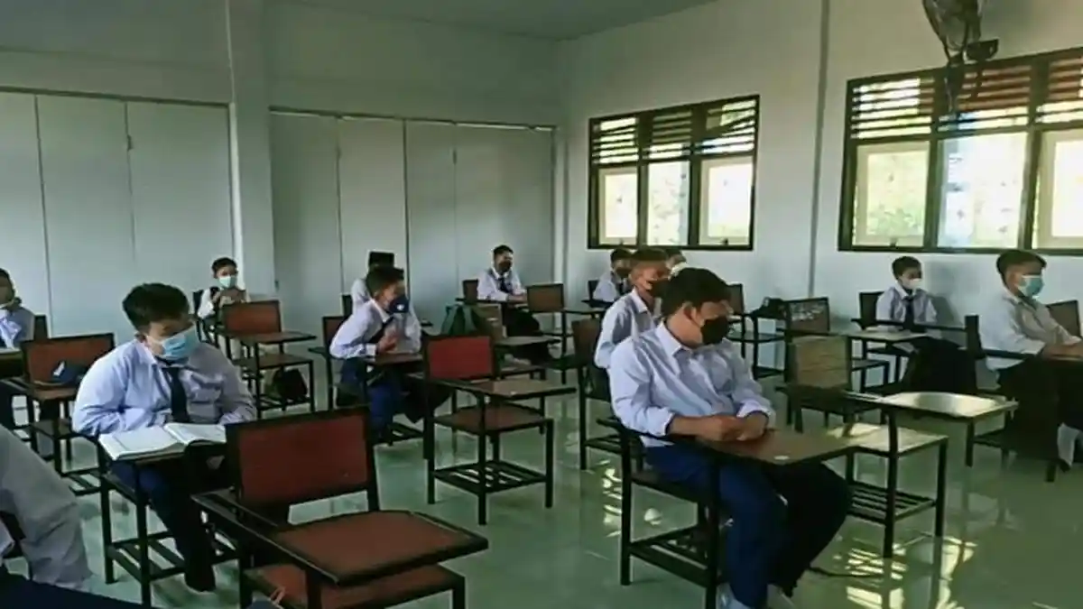 Hari Pertama PTM di SMP Negeri 1 Kayuagung OKI, Siswa Senang Bertemu Teman