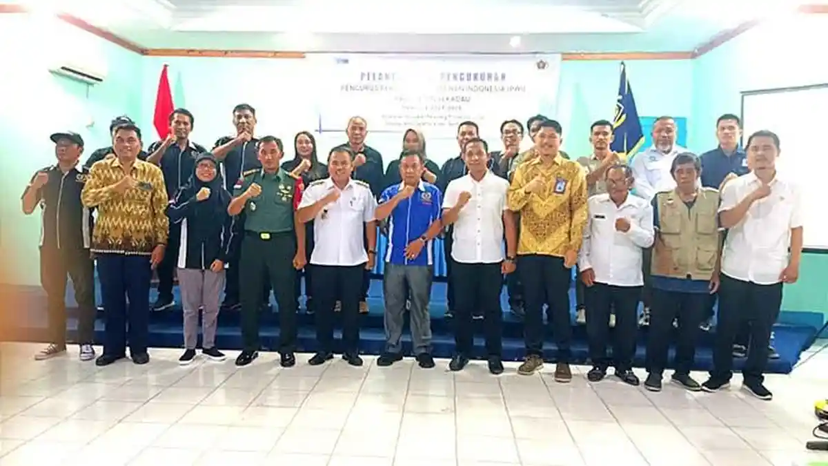 Siapa Dina Mariana? yang Kini Resmi Pimpin PWI Sekadau