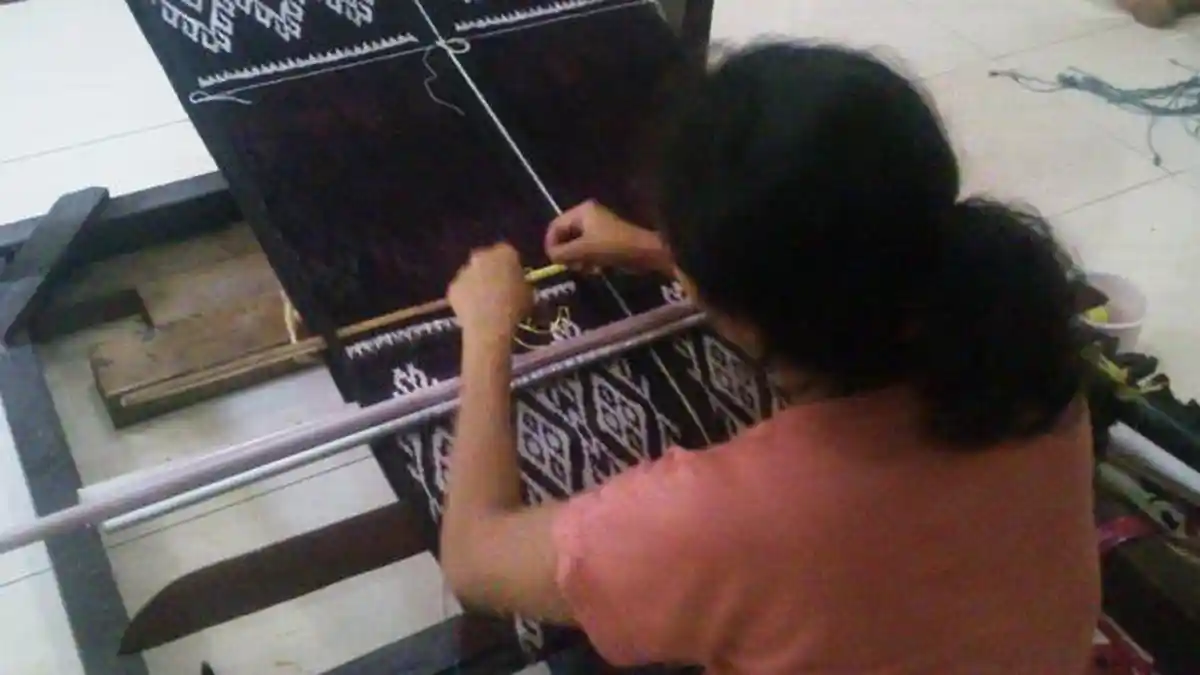 Tak Ber-SNI, Tenun Ikat NTT Merana di Negeri Sendiri