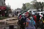 kemacetan-yang-terjadi-di-jalur-selatan-jawa-barat-jalan-raya-nagreg.jpg