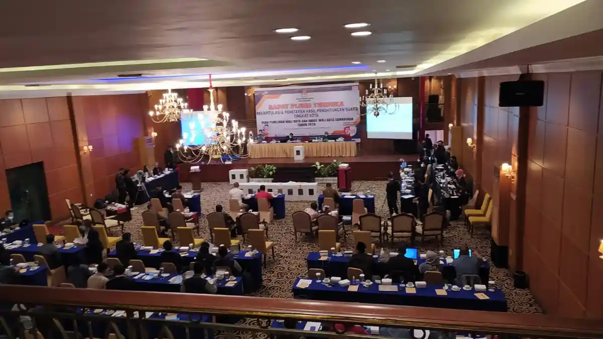 Pleno Pilkada Samarinda, Saksi Paslon 03 Kembali Interupsi, Meminta Garansi Keamanan Bebas Covid-19