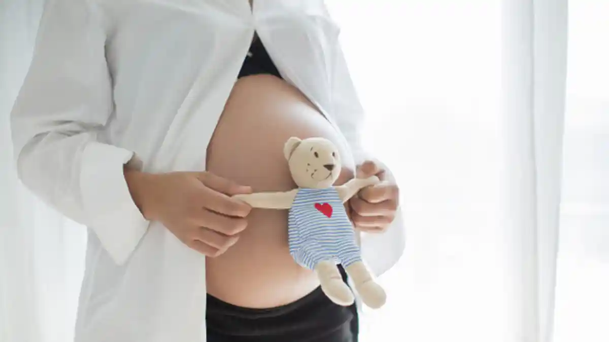 Tips Perjalanan Aman Bagi Ibu Hamil saat Momen Libur Akhir Tahun