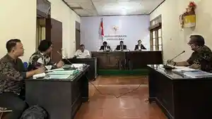 Suasana-persidangan-antara-Walhi-Bali-dan-PT-Dewata-Energi-Bersih.jpg