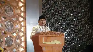 Bupati-Anwar-Sadat-mengisi-tausiah-Ramadan-di-Masjid-Istiqlal.jpg