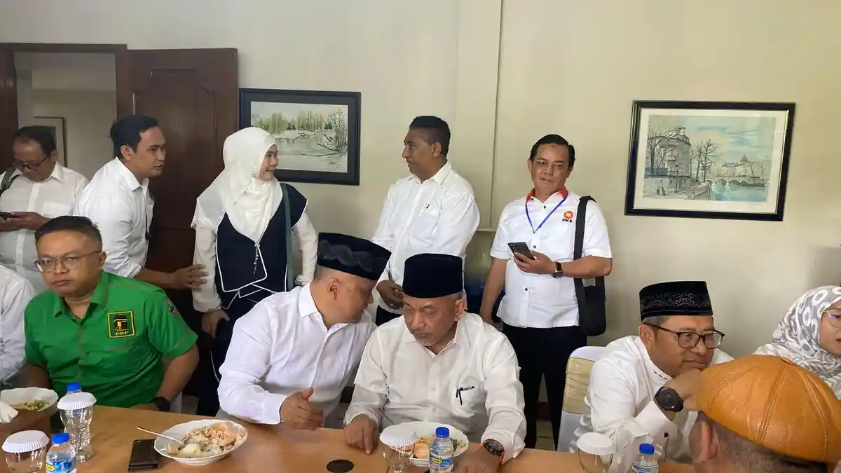 BREAKING NEWS, Pasangan Ahmad Syaikhu-Ilham Habibie Daftar ke KPU Hari Ini, Sempatkan Sarapan Bubur