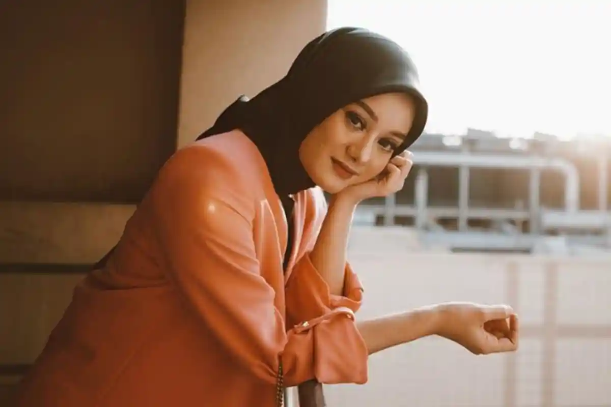 Menikah dengan Rey Mbayang, Dinda Hauw Ngaku Tak Bisa Masak Nasi dan Mie Instan: Dimasakin Suami