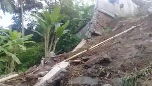 Material-longsor-menutupi-saluran-irigasi-Subak-Labak-Desa-Sidan.jpg