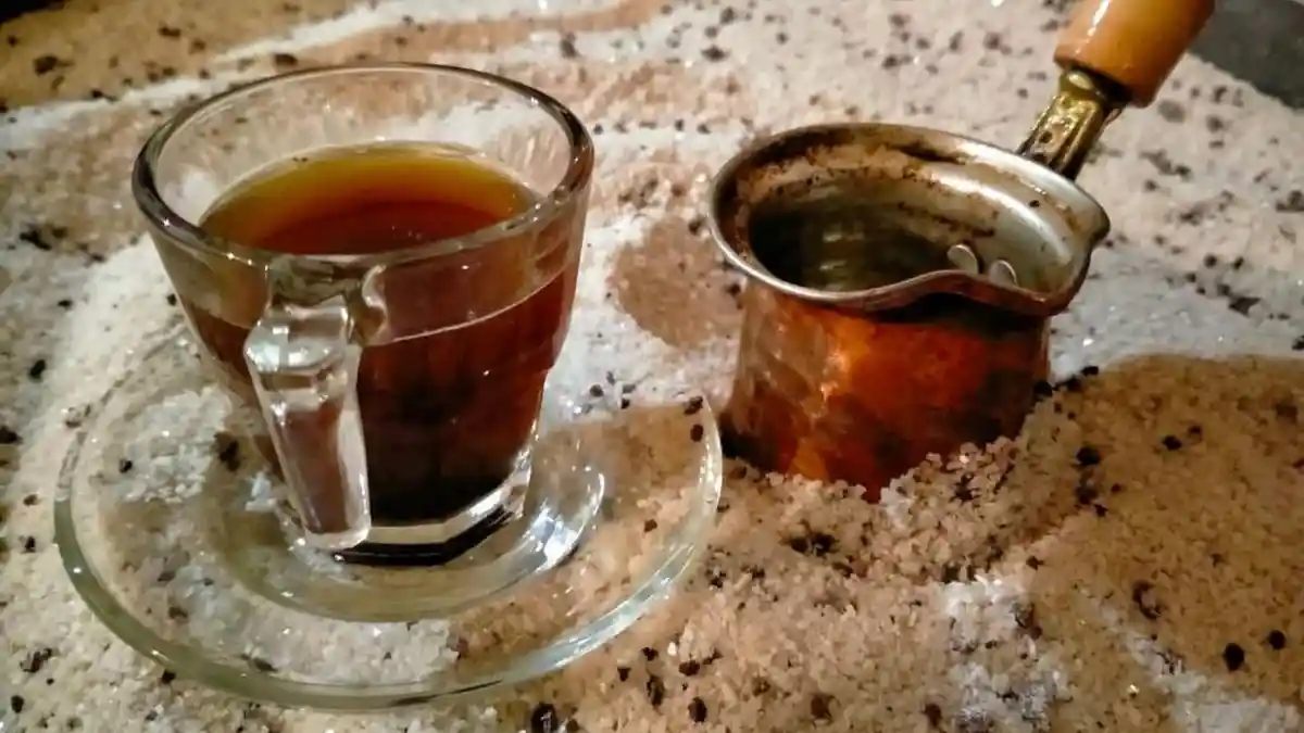 Warung Kopi Pasir, Tawarkan Sensasi Minum Kopi Khas Turki di Medan Hanya dengan Rp 15 Ribu
