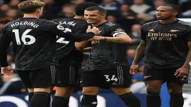 Pemain-Arsenal-rayakan-kemenangan-atas-Leeds-United-di-pekan-ke-11-Liga-Inggris.jpg