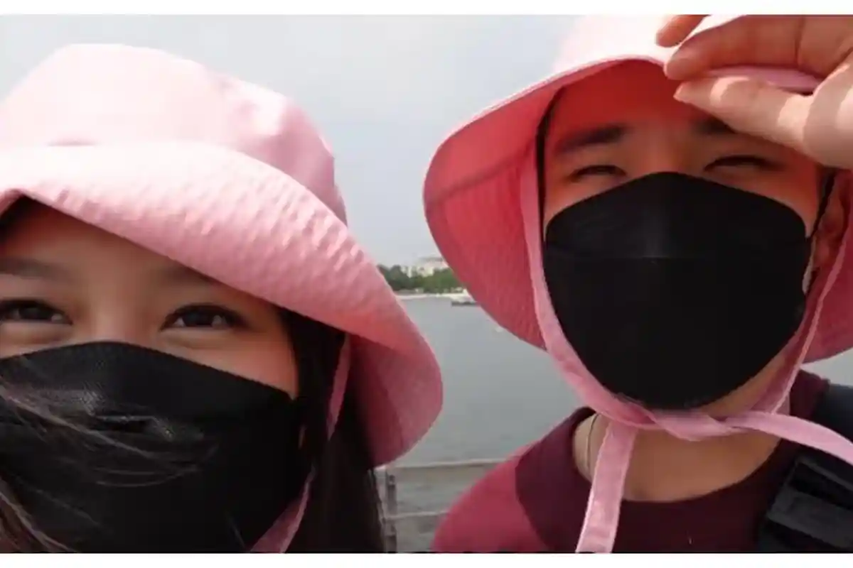 Akhirnya Go Public, Jess No Limit Liburan Bareng Sisca Kohl ke Pantai Ancol hingga Sea World