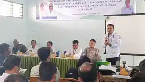 PENYERAHAN-KARTU-BPJS-TK-Robert-Sitanggang-menyampaikan.jpg