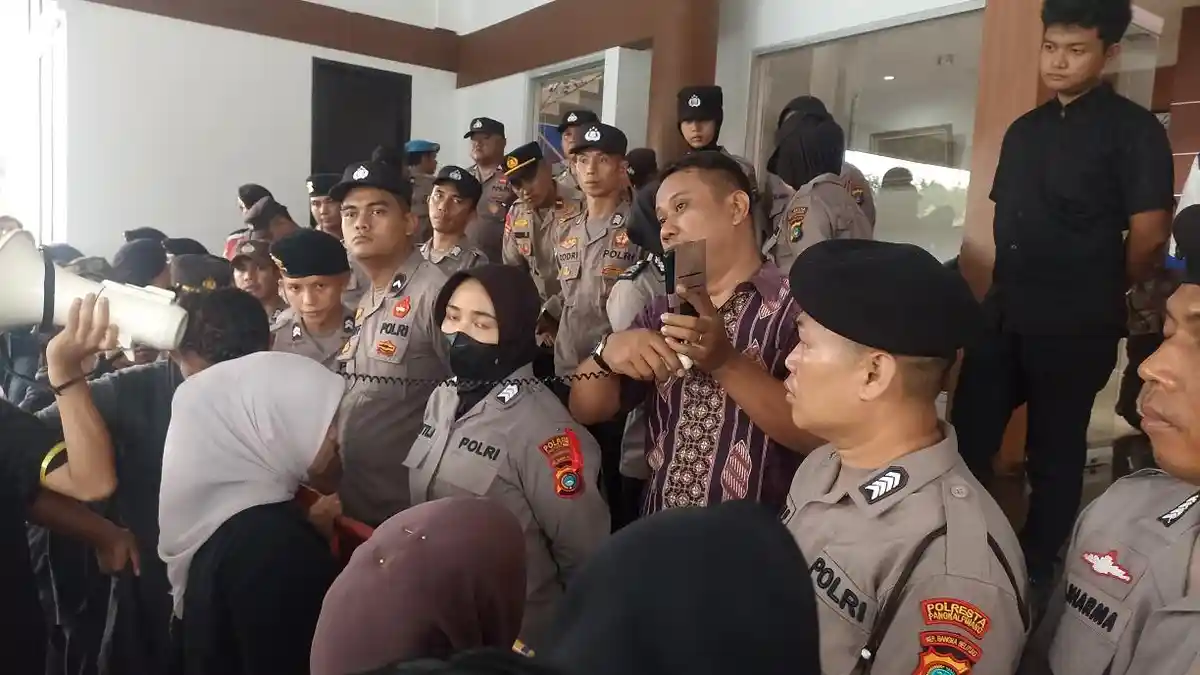 Demo Penolakan PPN 12 Persen, Ketua DPRD Babel Janji Bertemu Langsung dengan Mahasiswa
