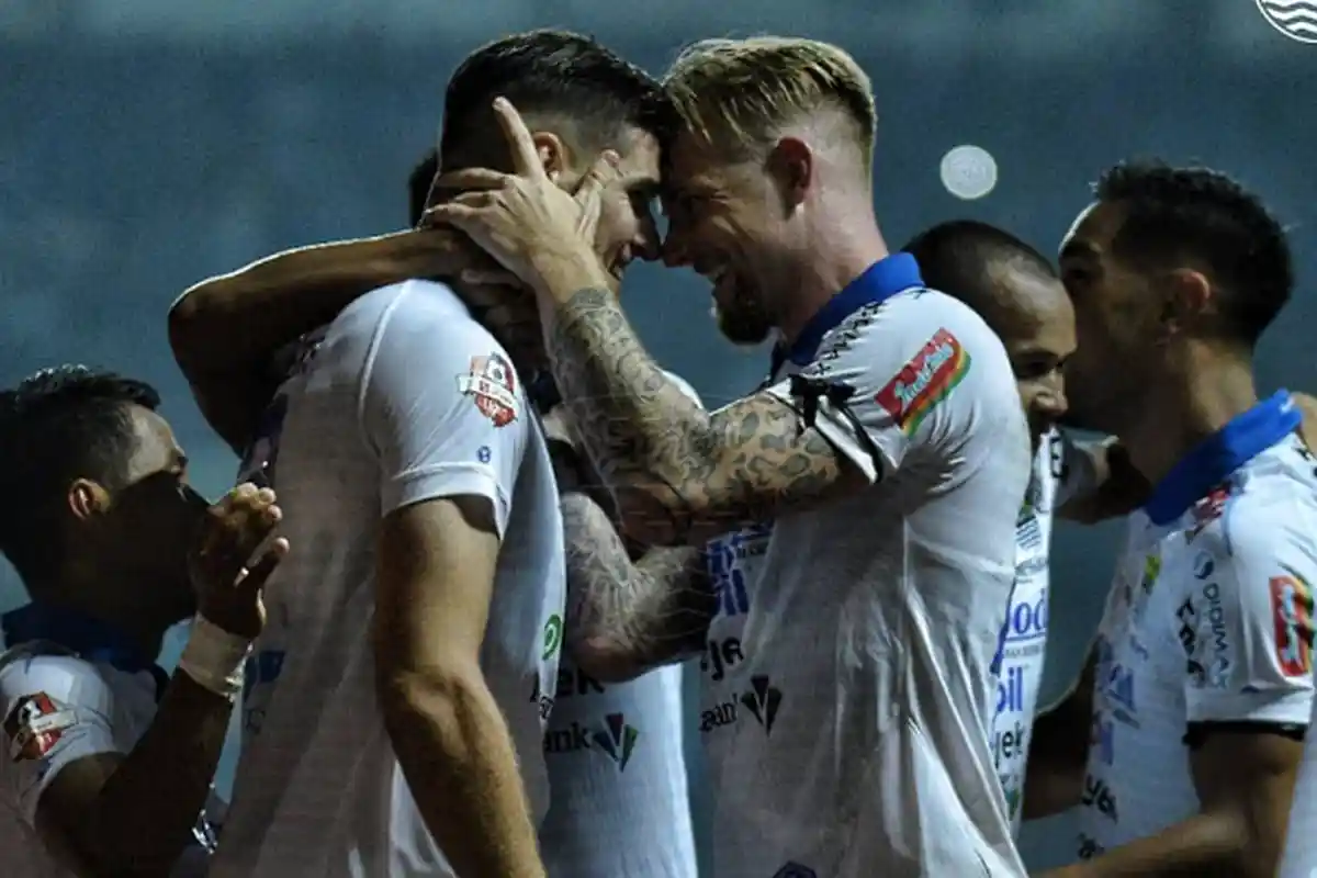 Jelang Lawan Madura United, Robert Alberts Beri Pujian untuk 3 Pemain Asing Baru Persib Bandung