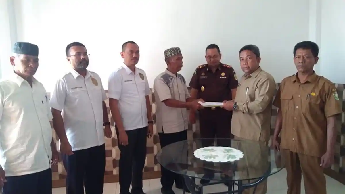 Mantan Keuchik Paloh Teungeh Keumala Serahkan Dana Kerugian Negara, Capai 1 Milliar Lebih