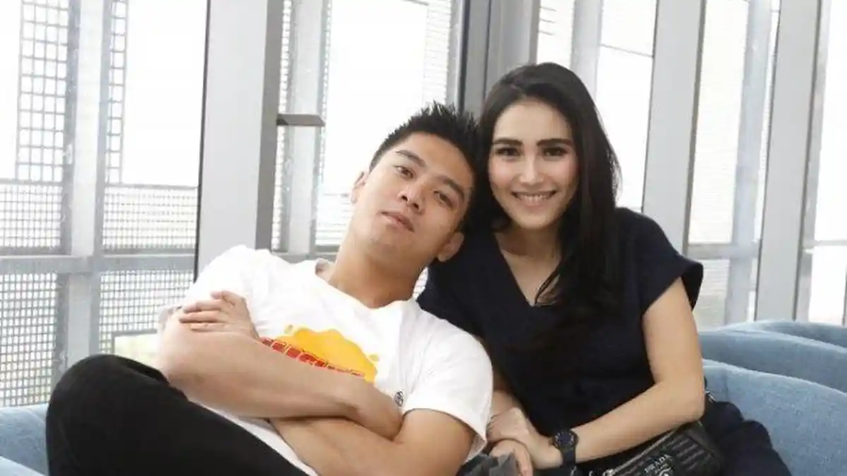 Ayu Ting Ting Keceplosan Soal Kapan Menikah dengan Boy William