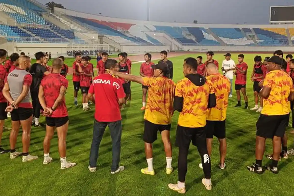 Curahan Hati General Manager Arema FC Setelah Bus Persik Kediri Dilempari Batu Oleh Suporter