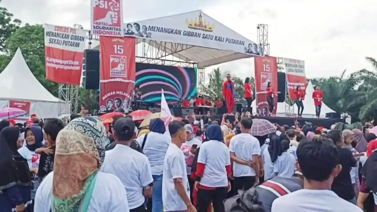 Faldo Maldini Bakar Semangat Ribuan Simpatisan PSI saat Kampanye Akbar di Lampung Selatan