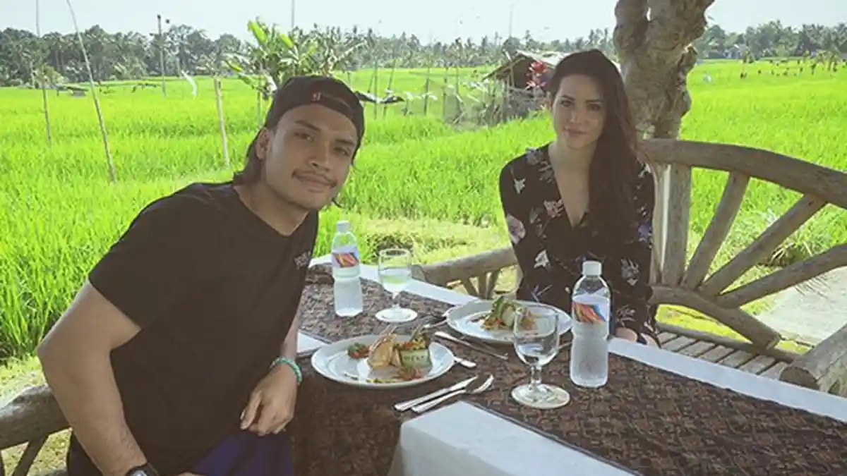 Merasa Cocok, Randy Pangalila Tidak Masalah Berpacaran dengan Bule