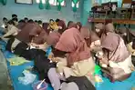 Belajar-sambil-bermain-Murid-kelas-I-UPT-SDN-30-Pasar-Lapan.jpg