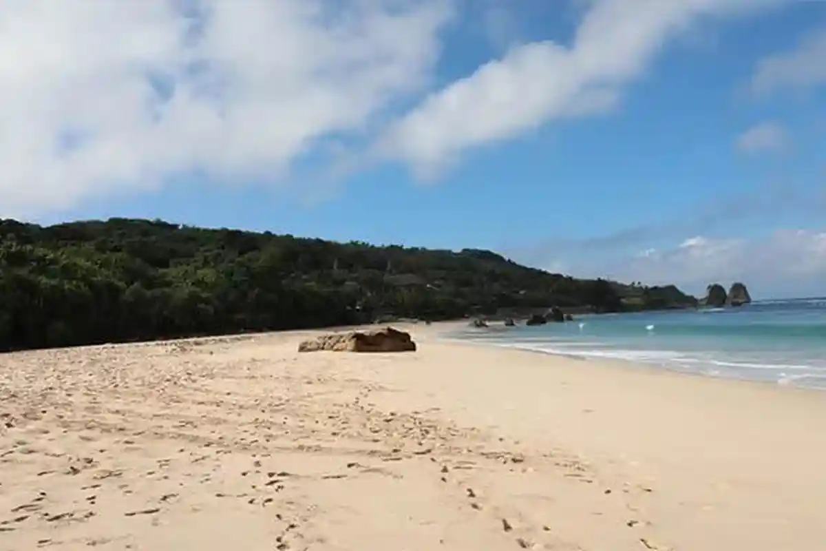 Wisata NTT,  Pesona Pantai Nihiwatu , Surga Tersembunui yang Baru Ditemukan di Sumba Barat