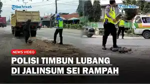 menimbun-sendiri-jalan-rusak__.jpg