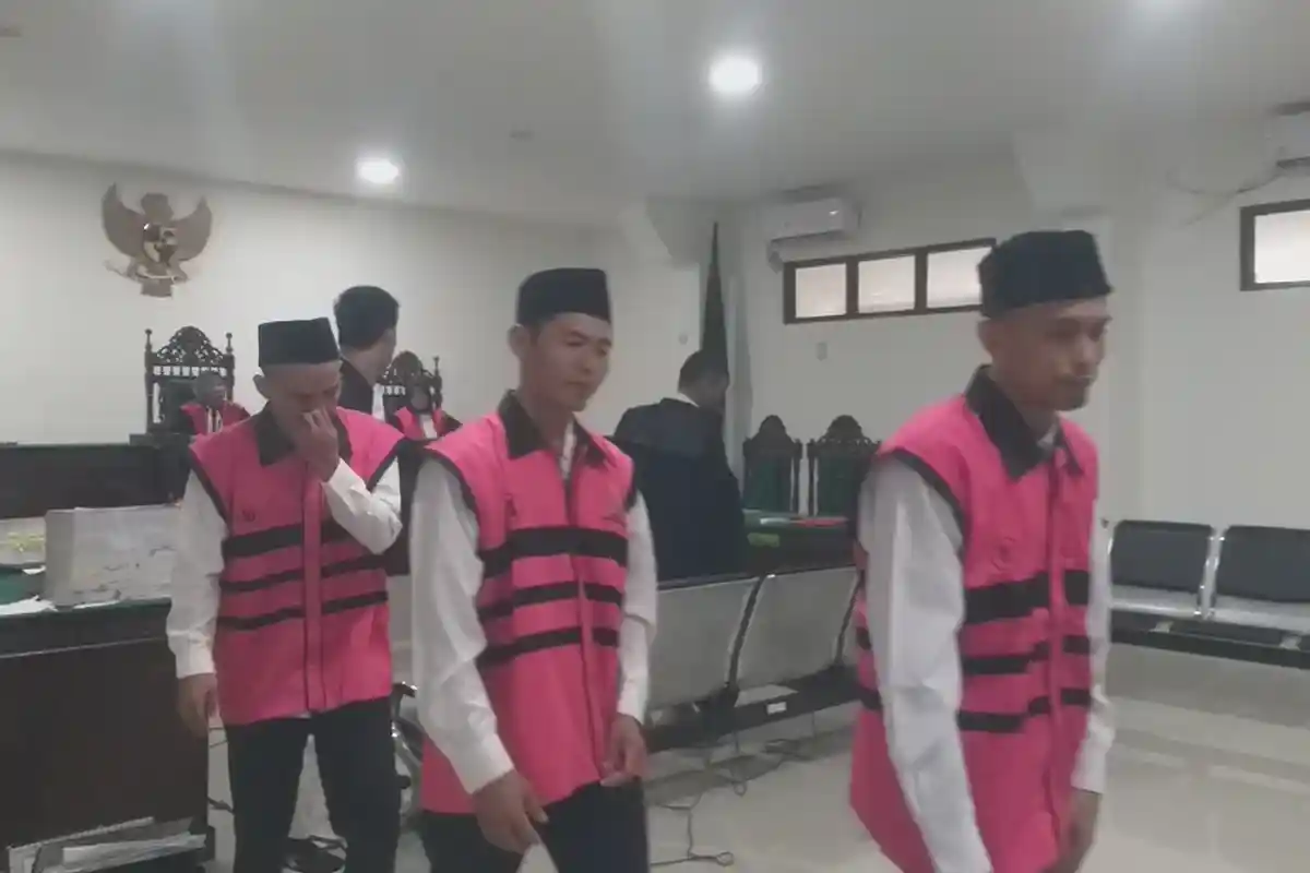 Isak Tangis Terdakwa Korupsi BPNT Minta Keringanan Hukuman ke Hakim: Saya Tulang Punggung Keluarga