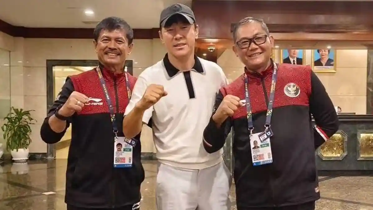 Kata Indra Sjafri Soal Peluang Geser Shin Tae-yong Jadi Pelatih Kepala Timnas Indonesia 
