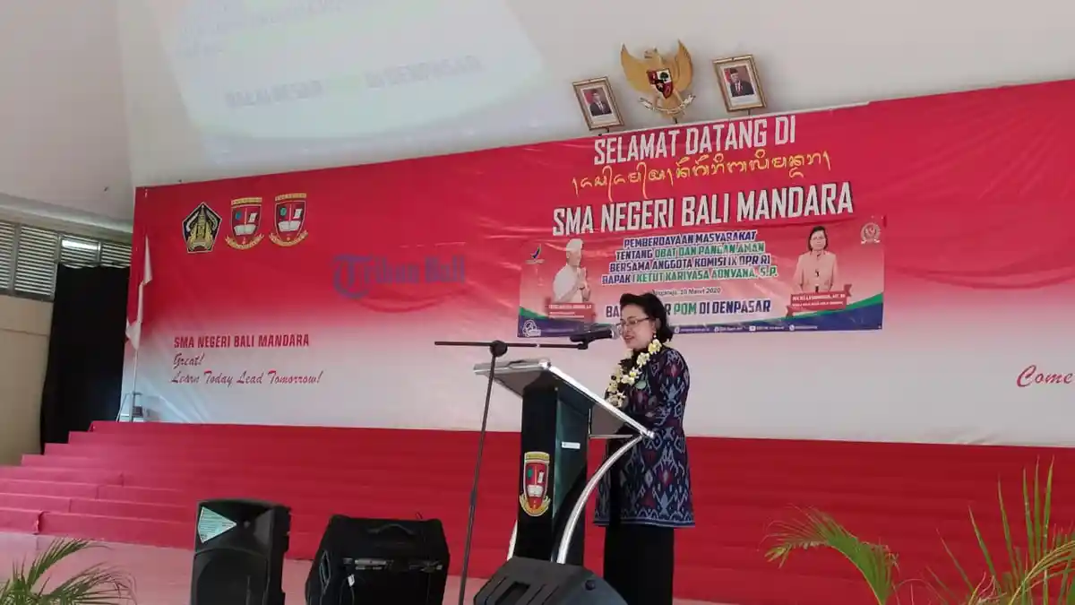BPOM Denpasar Sosialisasi Keamanan Obat dan Pangan di SMAN Bali Mandara