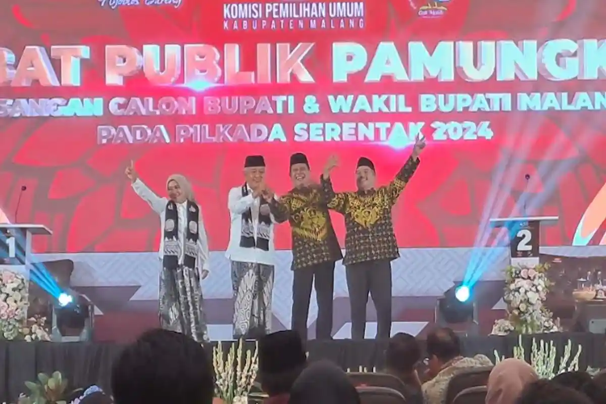 Debat Pamungkas Pilbup Malang 2024, Paslon SaLaf Kenakan Sarung Gus Iqdam, Paslon GUS Pakai Batik