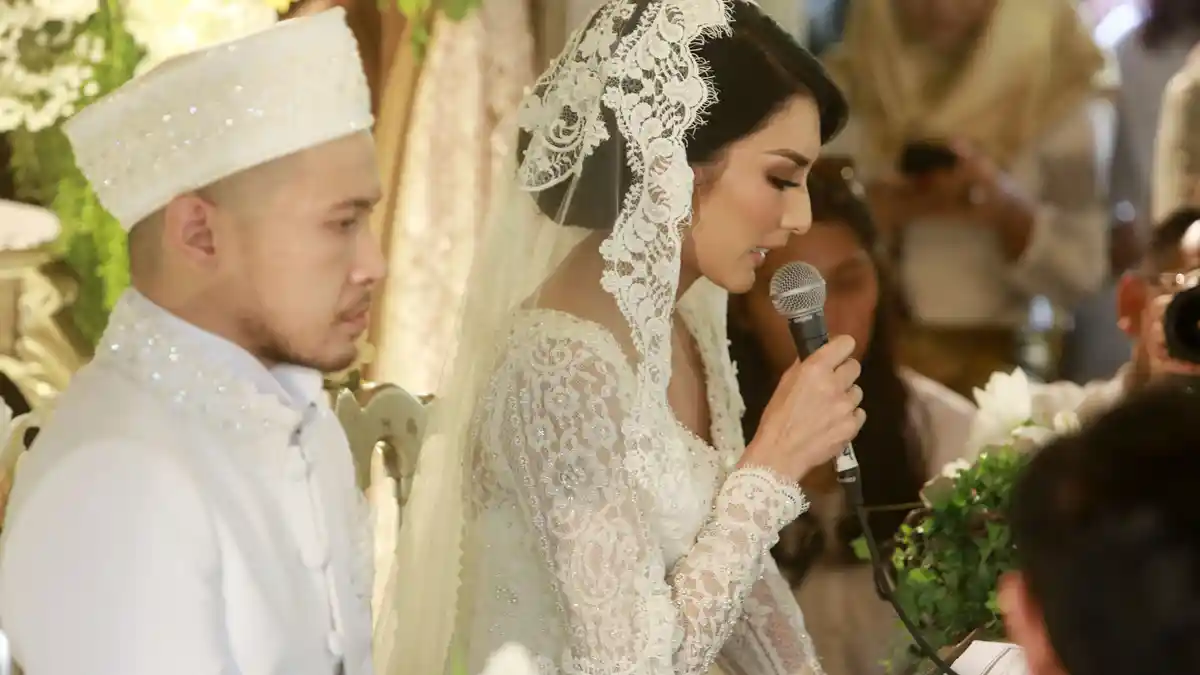 Biar Antimainstream, Tyas Mirasih Jalani Akad Nikah Jelang Tengah Hari