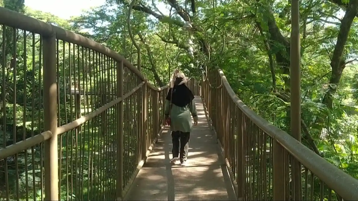 Serunya Jembatan Skybridge di Kota Kediri, Solusi Isi Waktu Saat Liburan Natal dan Tahun Baru 2022 