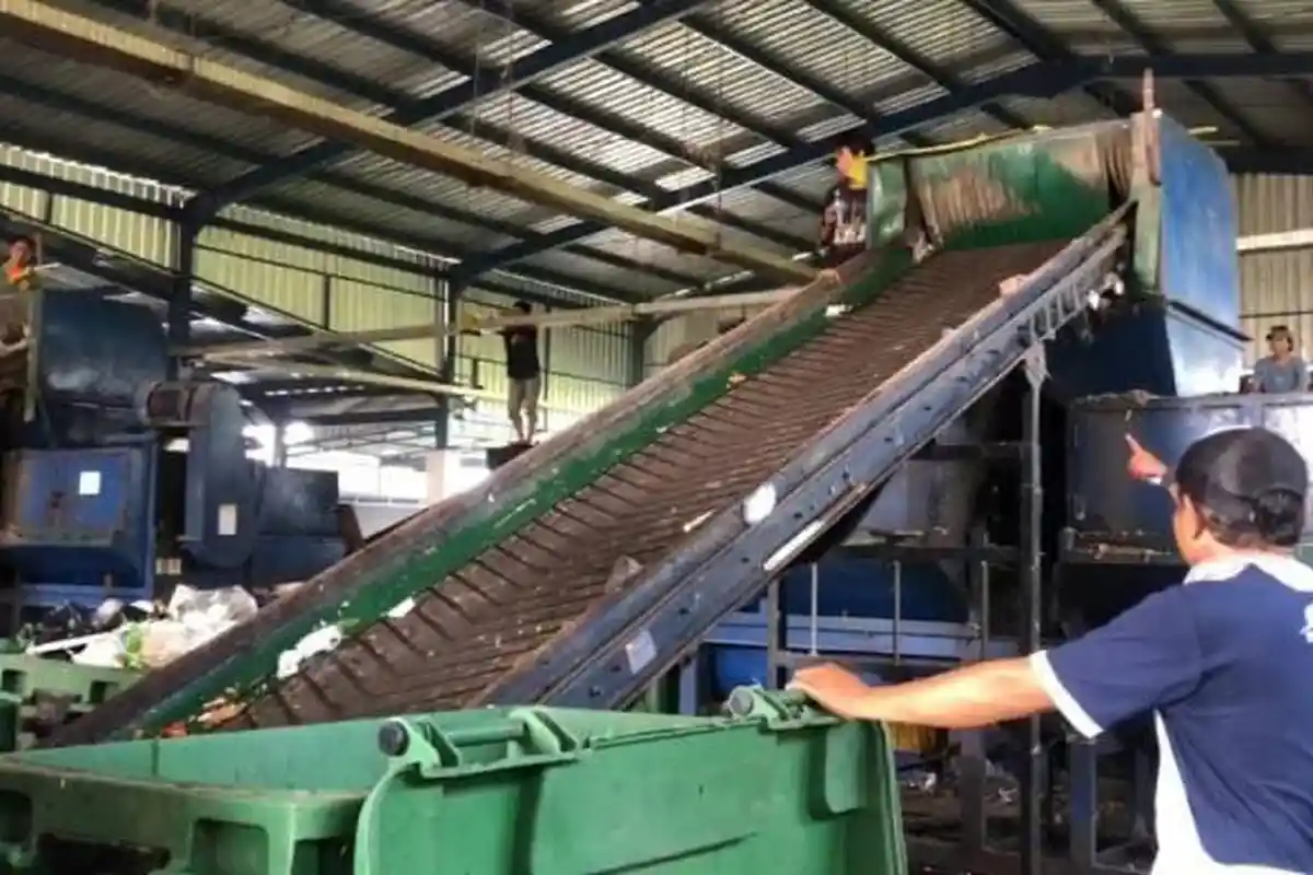 TPST Sandubaya Olah Sampah Jadi Paving Block, Pakan Magot hingga RDF