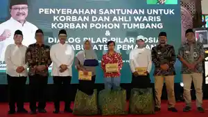 serahkan-bantuan-okek.jpg