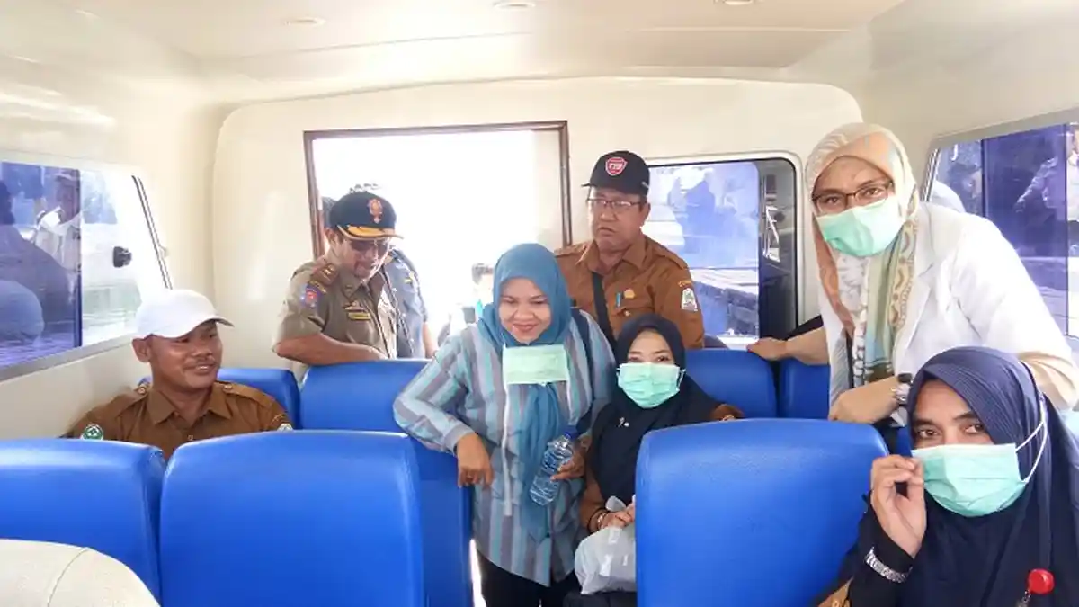 Antisipasi Wabah Corona, Tim Pemkab Aceh Singkil Periksa Wisatawan Asing di Kepulauan Banyak