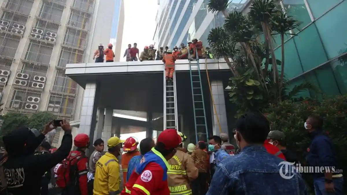Kebakaran Gedung Cyber 1, Dewabiz Pastikan Data Server Aman, Dua Siswa Taruna Bakti Jadi Korban