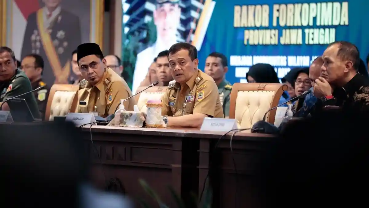 Gubernur Jateng Minta Pertamina Selesaikan Aduan BBM Tercampur Air di Solo