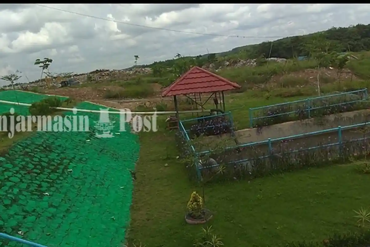 Kalselpedia - Sebagian Sampah Diproses di TPA Gunung Kupang Banjarbaru