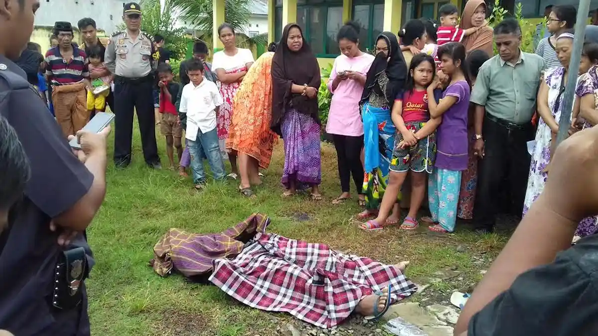 Ada Lem Fox di Sekitar Mayat Remaja Tergantung di Tiang Bendera SD Bone