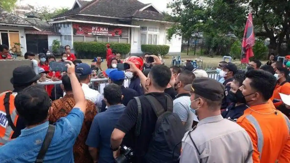 Kader PDI Perjuangan Bentrok dengan PT KAI di Medan, Ini Penyebabnya