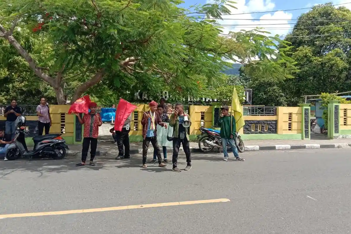 PMKRI Alor Lakukan Aksi Demo Atas Dugaan Kecurangan Seleksi PPS, KPU Alor : Kami Menunggu Bukti