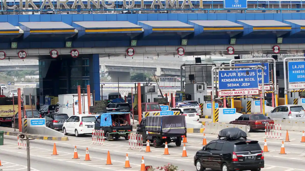 One Way Digeser ke GT Cikatama, KM 20 Tol Jakarta-Cikampek Ramai Lancar