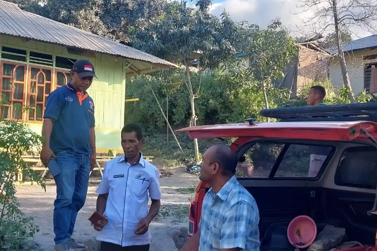 BPBD Flores Timur Identifikasi Kerusakan Atap Rumah Akibat Erupsi Gunung Lewotobi