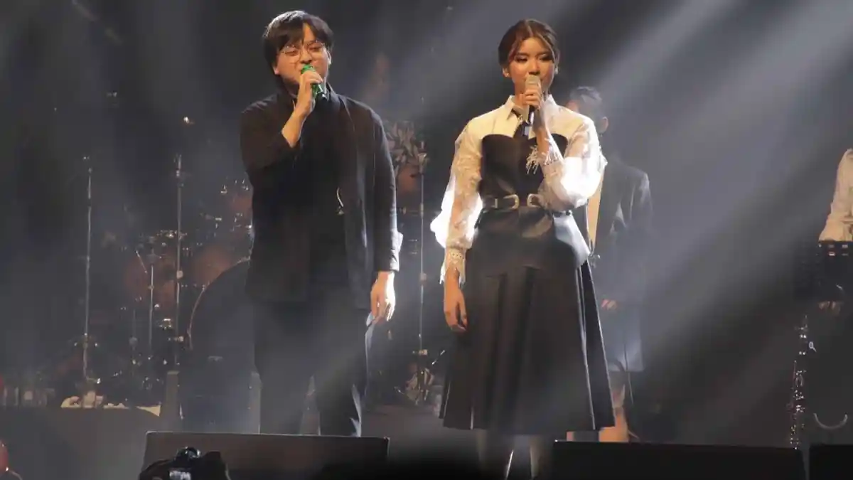 DUET Tiara Andini dan Arsy Widianto Sukses Guncang Panggung Konser Kahitna di Medan