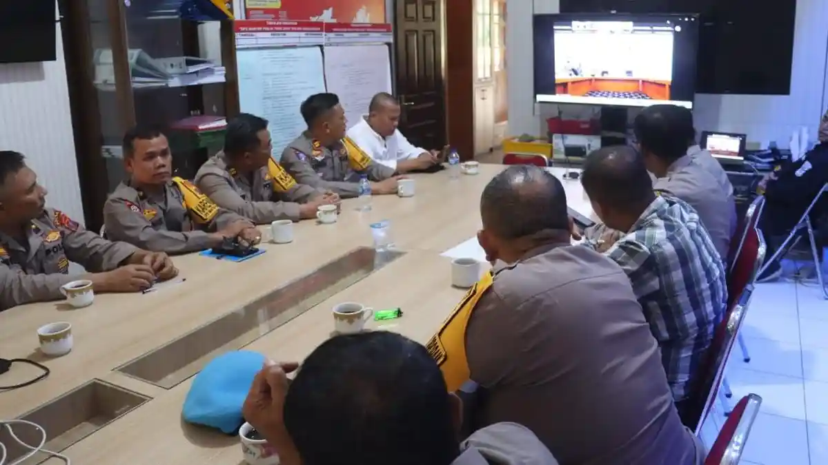 Polres Simalungun Anev Pantau Situasi Kamtibmas Pascapelantikan Presiden dan Wakil Secara Virtual