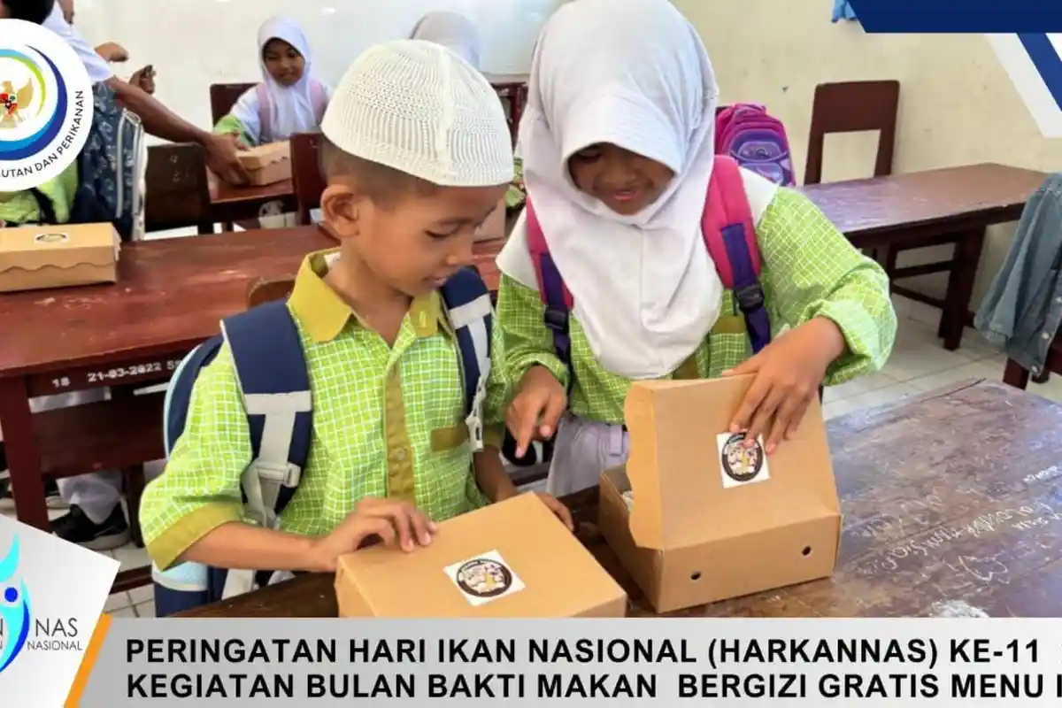 Hari Ikan Nasional, BPPMHKP Ambon Bagi 1.000 Makanan Bergizi Gratis tuk Siswa di Ambon dan Malteng